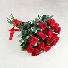 Bunch of 16 Red Roses