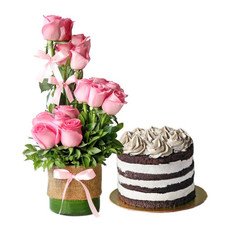 Pink rose tempting cake
