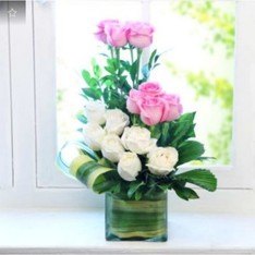 Glass Vase of 7 Pink N 8 White Roses