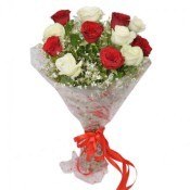 12 Mixed Roses Bouquet