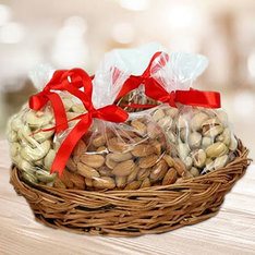 Basket of 1 Kg Assorted Dry Fruits