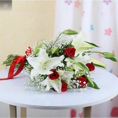 Bouquet of 2 stems White Lilies with 5 Red Roses