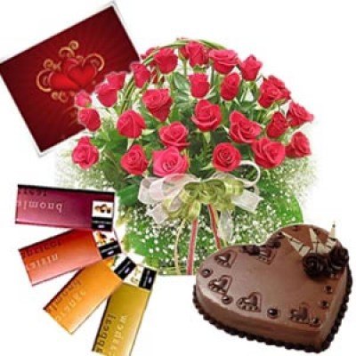 Bunch of 20 Red Roses 1 Kg heartshape Chocolate Cake With 4 Temptation Chocolate Greeting Card