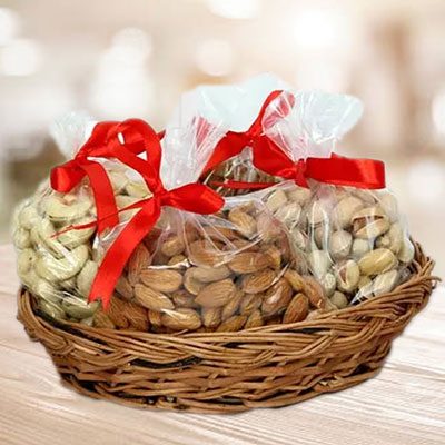 Basket of 1 Kg Assorted Dry Fruits